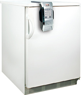 CompX eLock 150 Series - vertical mount - installed on a freezer