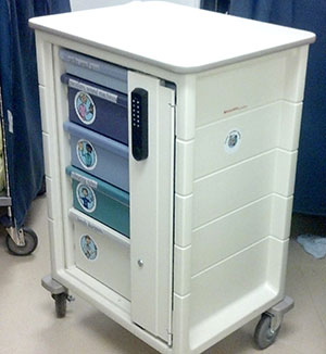 100 Series cabinet eLock, keypad, installed on medical cart
