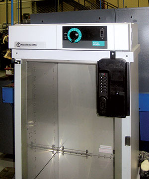 100 Series refrigerator / freezer eLock, HID Prox reader with keypad, installed on incubator