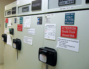 100 Series horizontal refrigerator / freezer eLocks, HID Prox reader with keypad, installed on freezers
